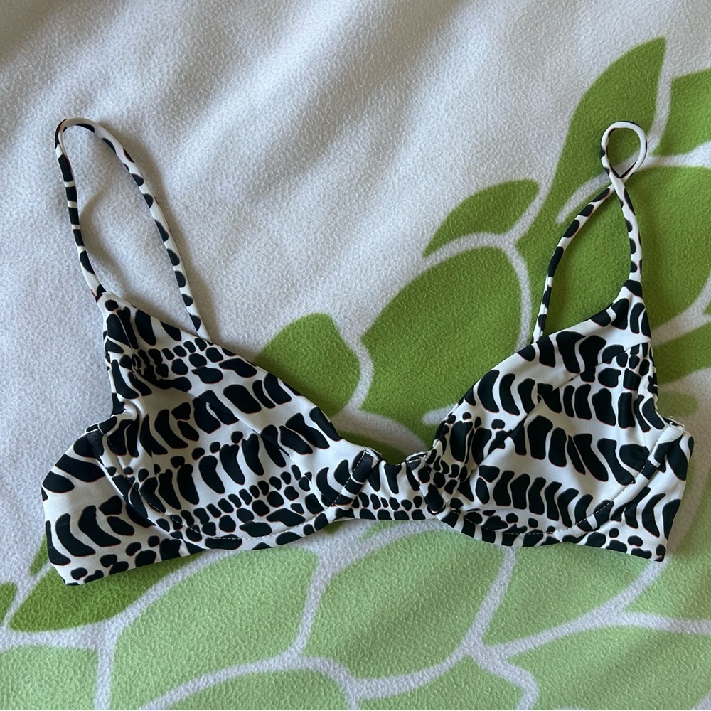 Benoa Swim Hebrew Cone Shea Top
